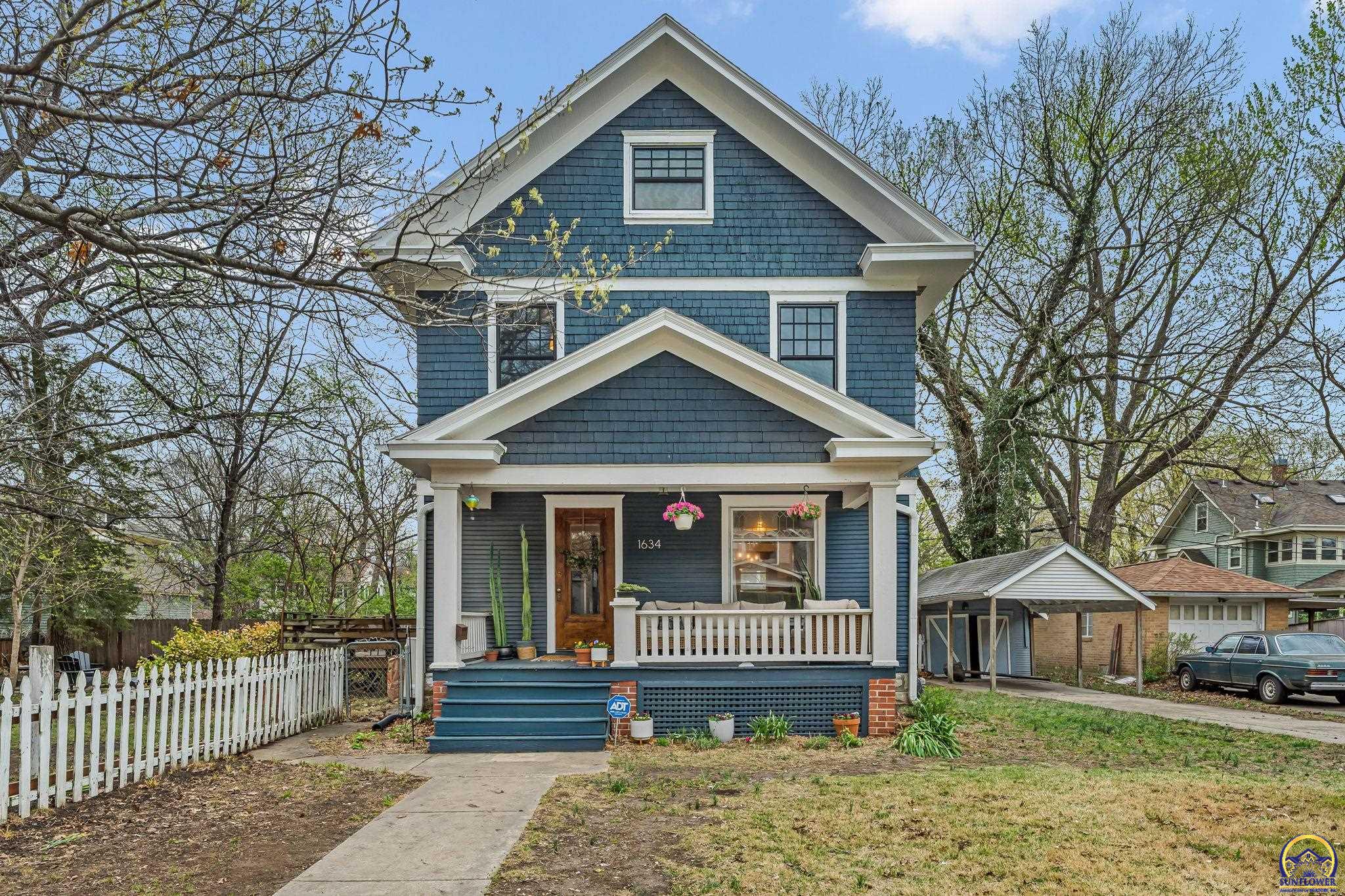 1634 Rhode Island Street Lawrence, KS 66044 - Photo 2 of 47