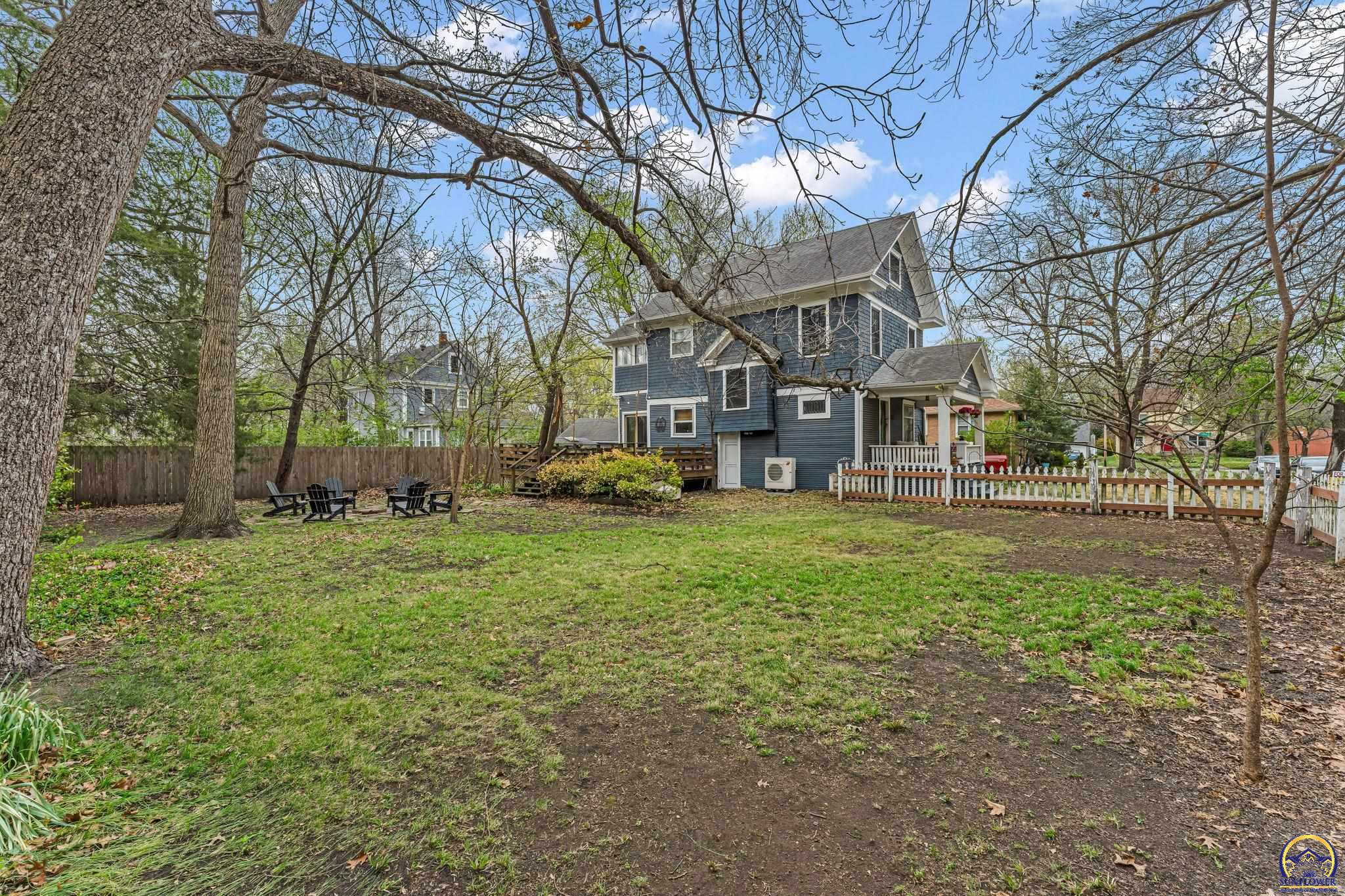 1634 Rhode Island Street Lawrence, KS 66044 - Photo 3 of 47