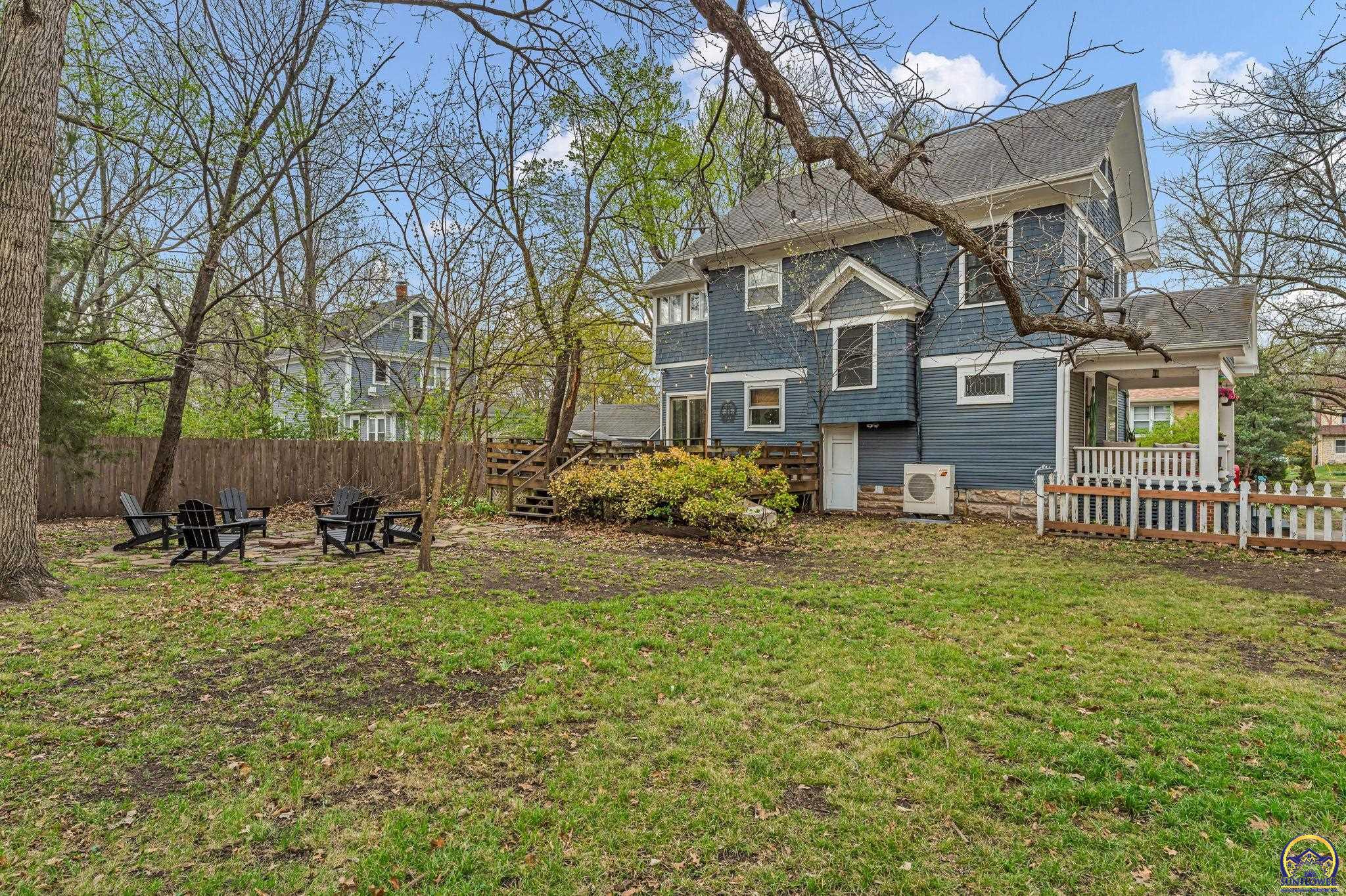 1634 Rhode Island Street Lawrence, KS 66044 - Photo 4 of 47