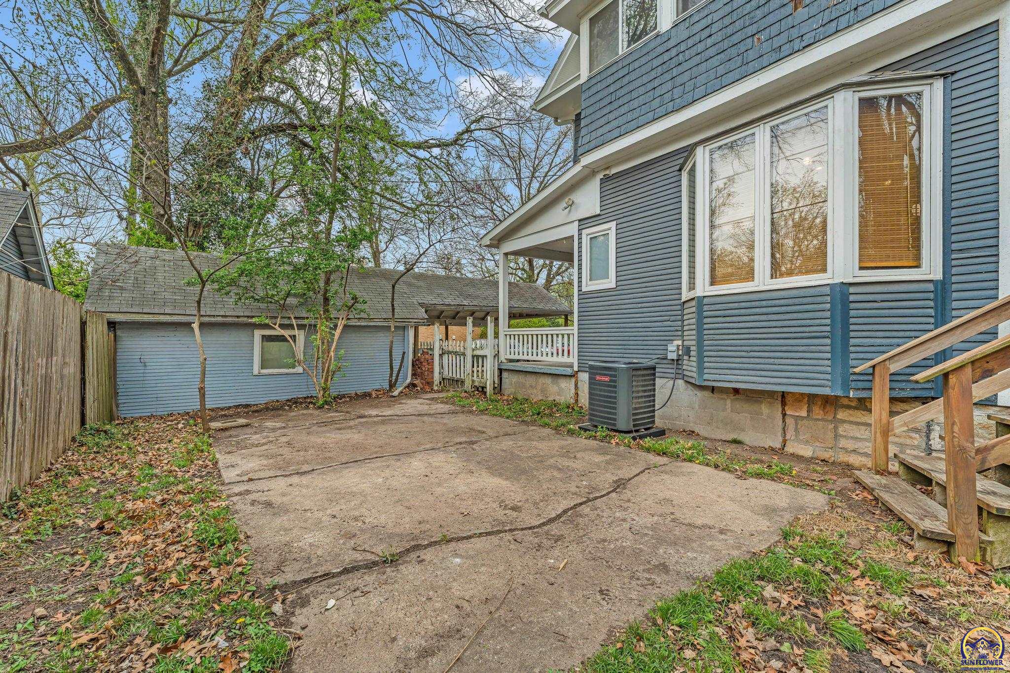 1634 Rhode Island Street Lawrence, KS 66044 - Photo 46 of 47
