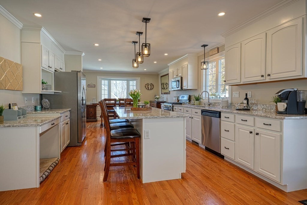 10 Moline Road Burlington, MA 01803 - Photo 3 of 38 Gallery Image 3