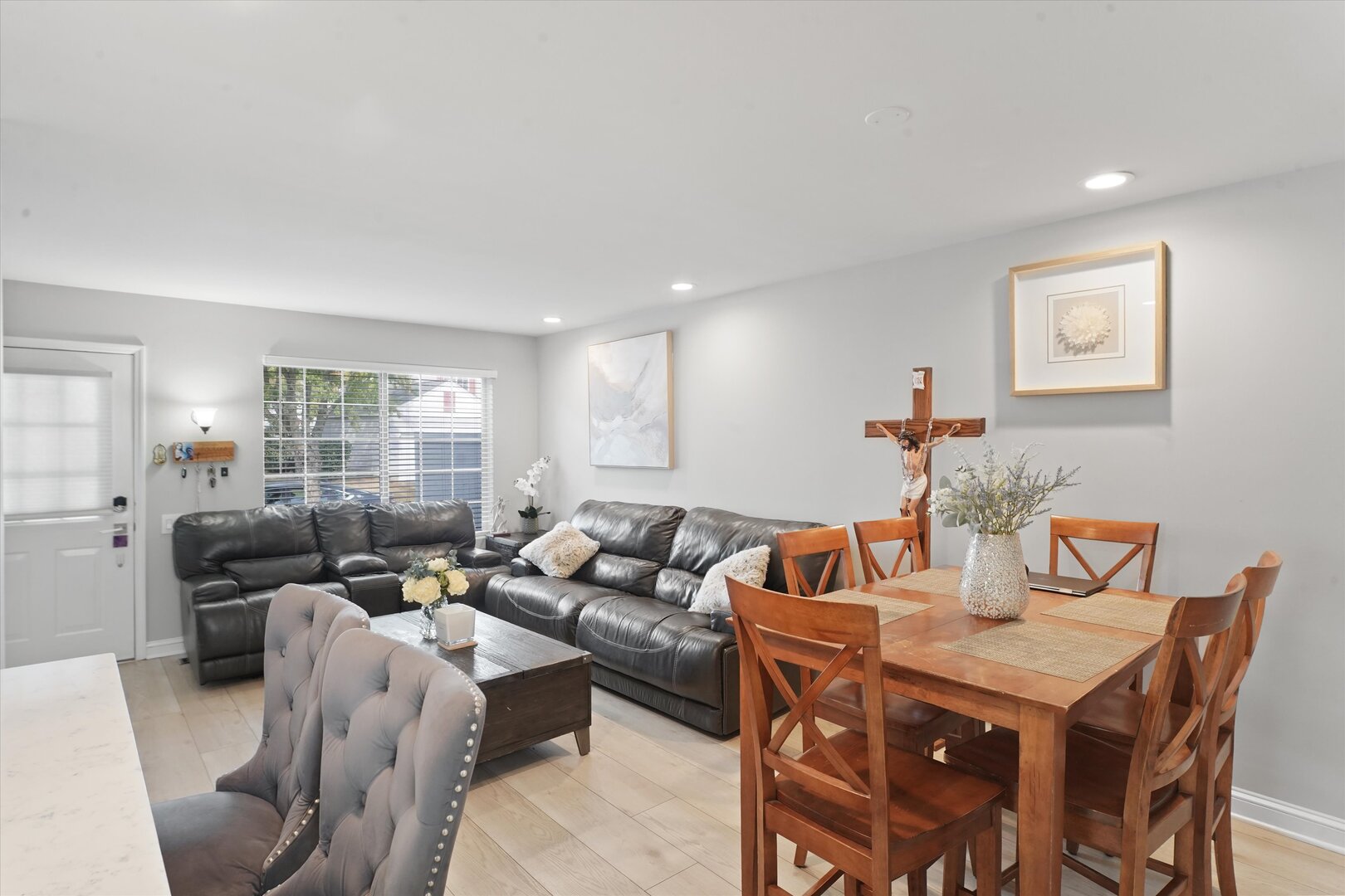 1334 Normantown Road Naperville, IL 60564 - Photo 3 of 19 a living room with furniture kitchen and a table