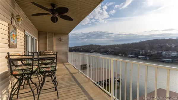 $300,000 | 138 Oak Harbor Drive, Unit 5C, Camdenton, MO 65020