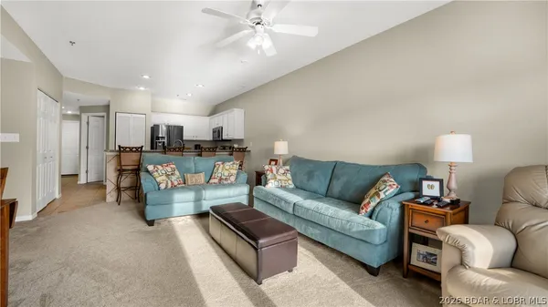 $300,000 | 138 Oak Harbor Drive, Unit 5C, Camdenton, MO 65020