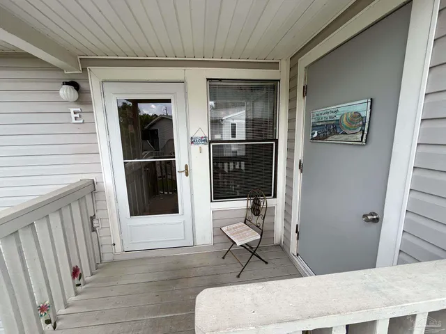 $1,275 | 3208 Redwood Lane, Unit E, Gulf Breeze, FL 32563