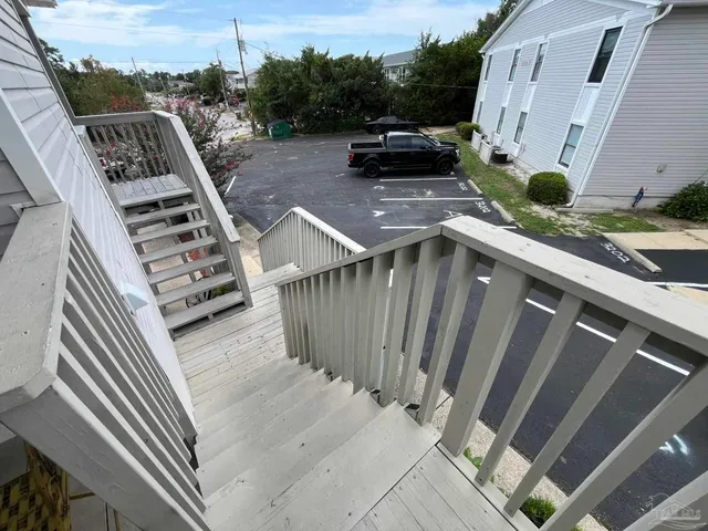 $1,275 | 3208 Redwood Lane, Unit E, Gulf Breeze, FL 32563