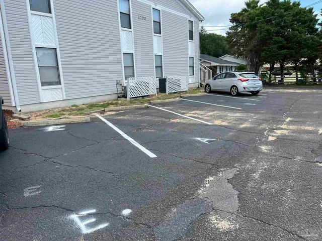 $1,275 | 3208 Redwood Lane, Unit E, Gulf Breeze, FL 32563