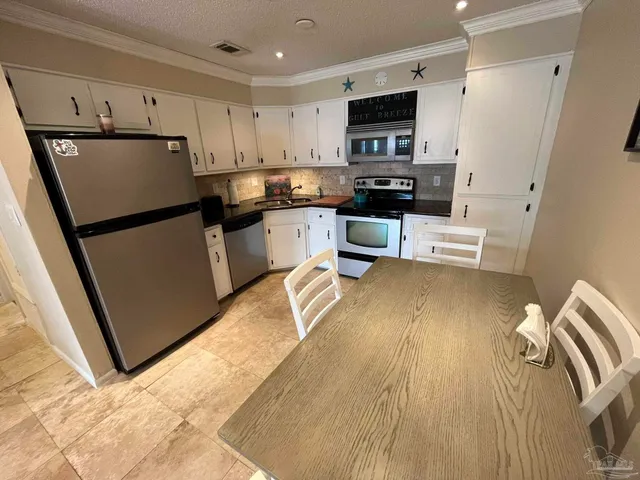 $1,275 | 3208 Redwood Lane, Unit E, Gulf Breeze, FL 32563