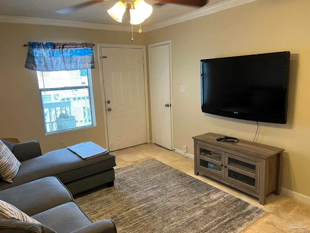 $1,275 | 3208 Redwood Lane, Unit E, Gulf Breeze, FL 32563