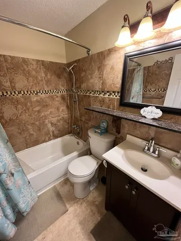 $1,275 | 3208 Redwood Lane, Unit E, Gulf Breeze, FL 32563