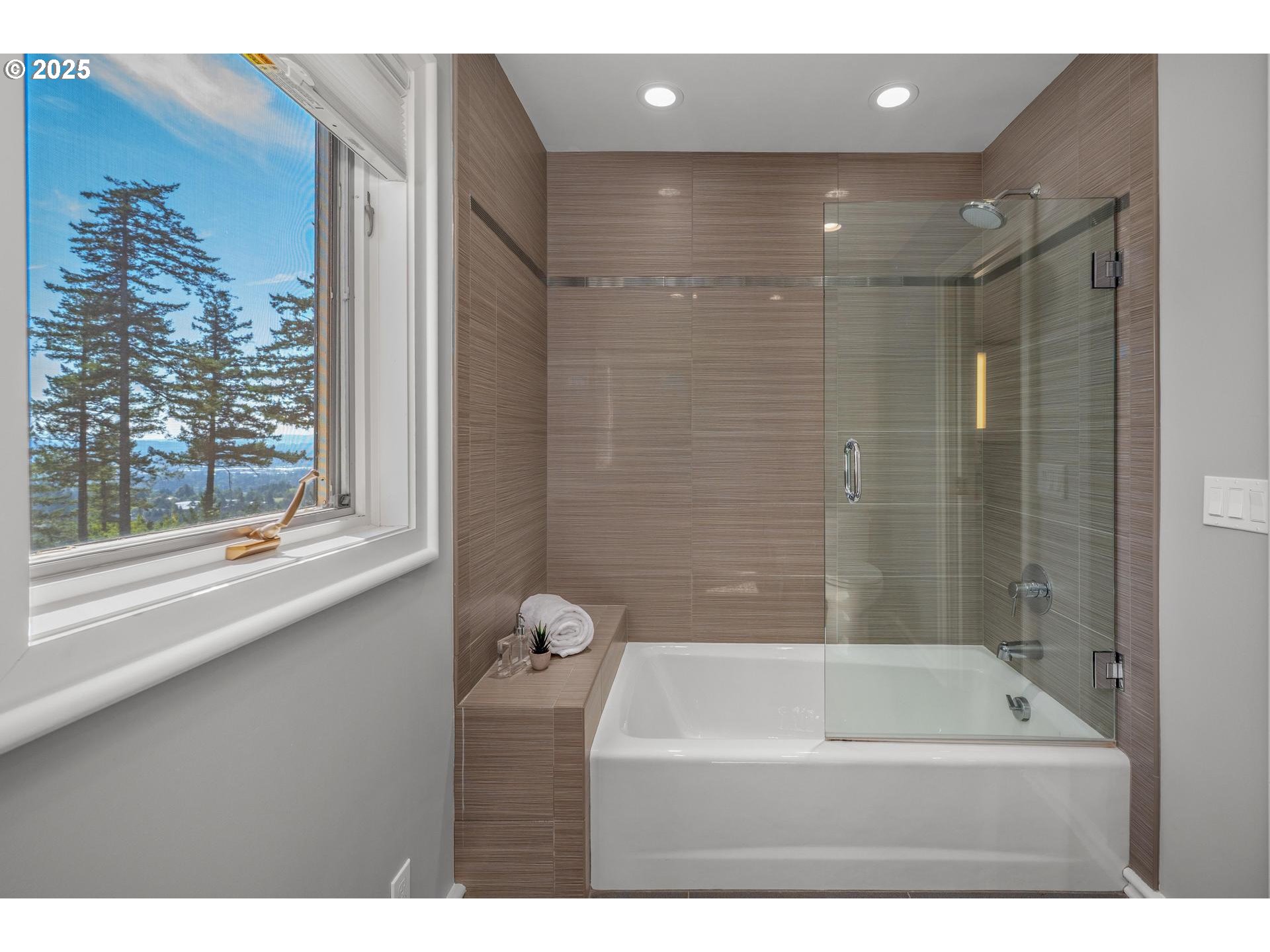 955 Southwest Summit View Drive Portland, OR 97225 - Photo 24 of 47 Gallery Image 24