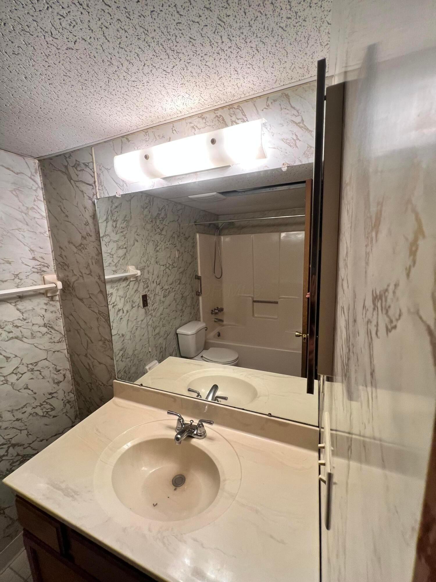 4145 Karl Road, Unit 4222 Columbus, OH 43224 - Photo 12 of 12 IMG_1982