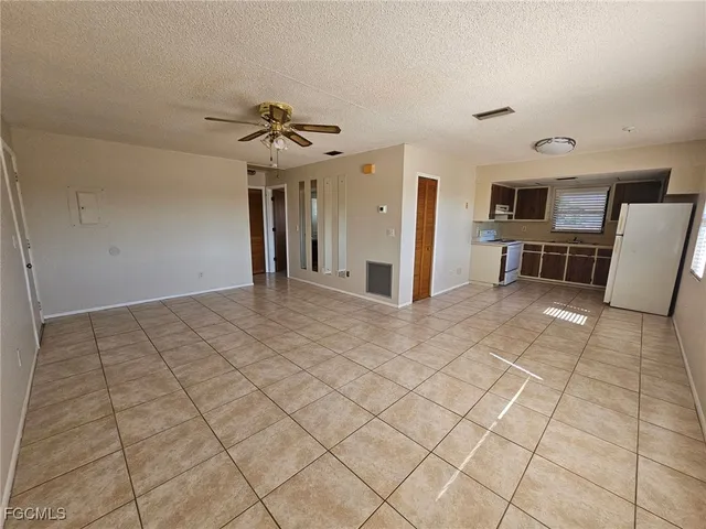 $1,000 | 1221 Southeast 46th Lane, Unit M, Cape Coral, FL 33904