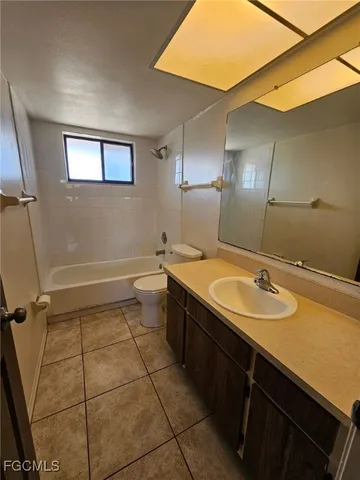 $1,000 | 1221 Southeast 46th Lane, Unit M, Cape Coral, FL 33904
