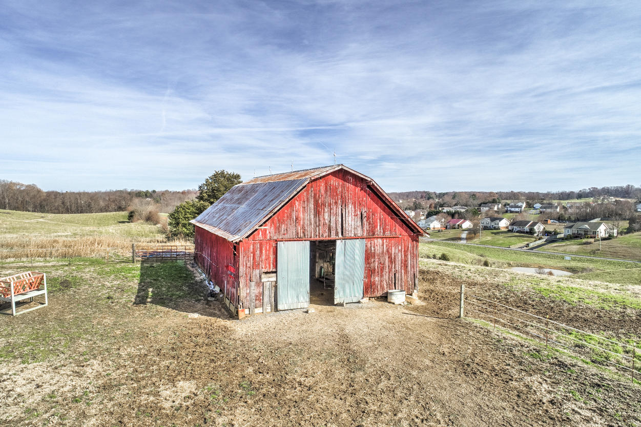 Lot 11 Stage Road Jonesborough, TN 37659 - Photo 2 of 5 Barn