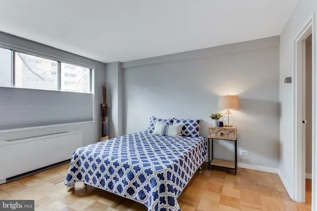 $1,725 | 1200 North Nash Street, Unit 202, Arlington, VA 22209