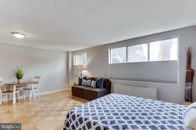 $1,725 | 1200 North Nash Street, Unit 202, Arlington, VA 22209