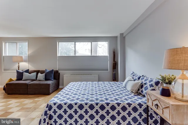 $1,725 | 1200 North Nash Street, Unit 202, Arlington, VA 22209