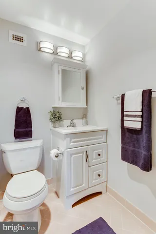 $1,725 | 1200 North Nash Street, Unit 202, Arlington, VA 22209