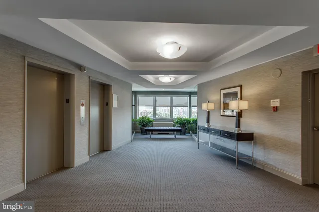 $1,725 | 1200 North Nash Street, Unit 202, Arlington, VA 22209