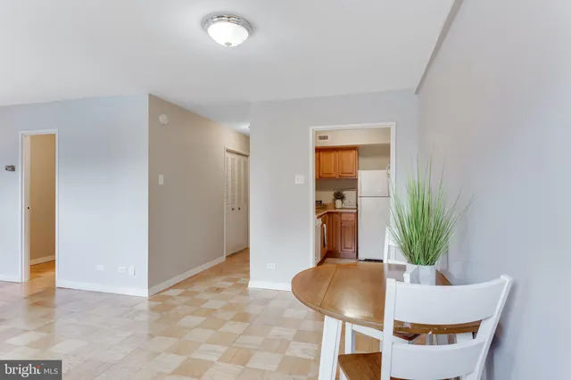 $1,725 | 1200 North Nash Street, Unit 202, Arlington, VA 22209