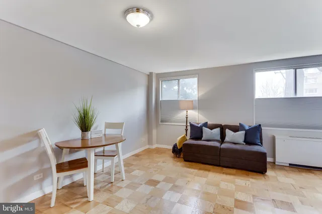 $1,725 | 1200 North Nash Street, Unit 202, Arlington, VA 22209