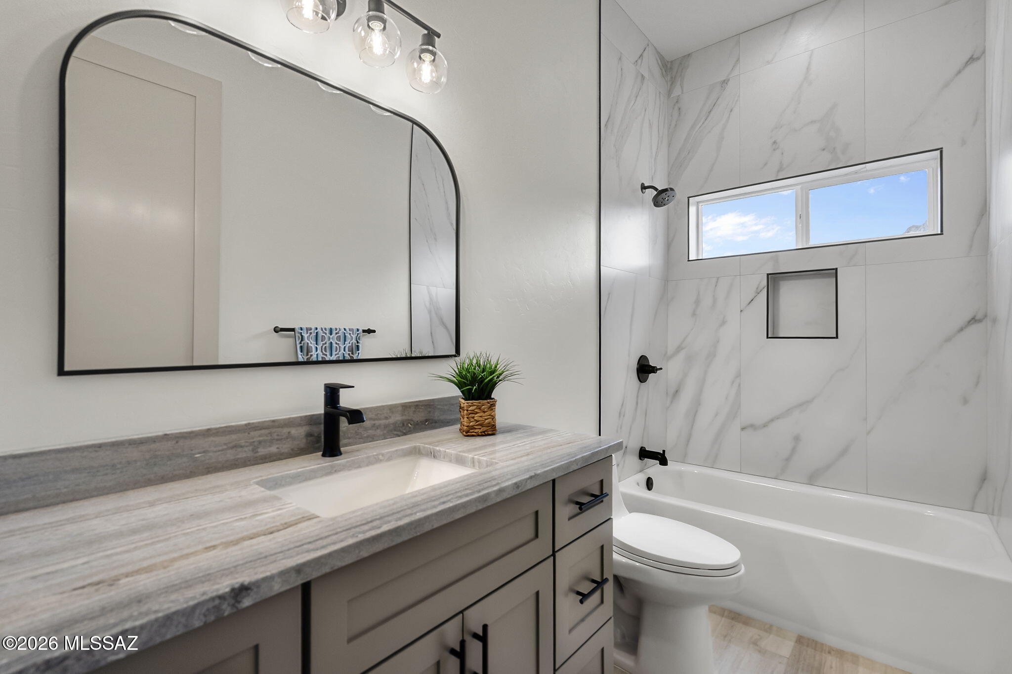 1557 Pinguinos Court Rio Rico, AZ 85648 - Photo 36 of 37 36. Hall bathroom