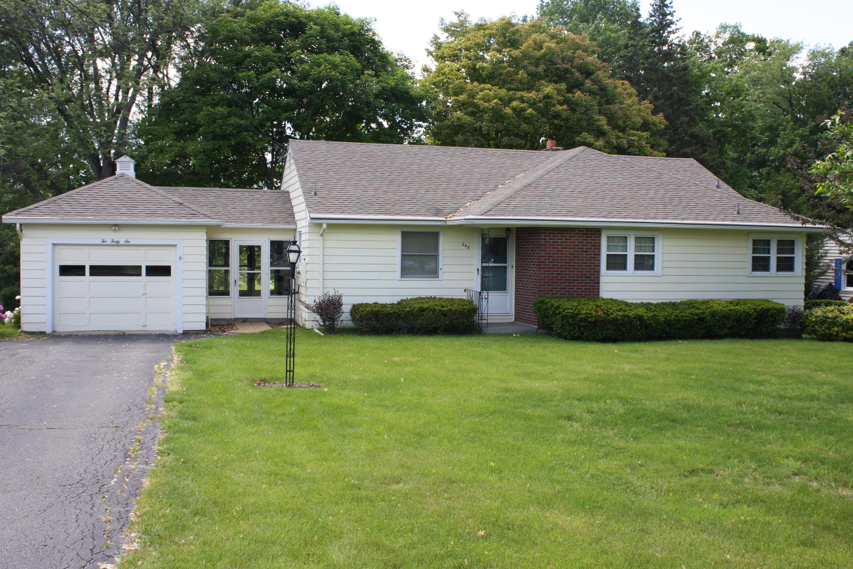 246 Eleanor Road Pittsfield, MA 01201 - Photo 1 of 12 246 Eleanor Road