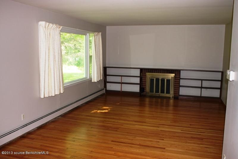 246 Eleanor Road Pittsfield, MA 01201 - Photo 9 of 12 living room