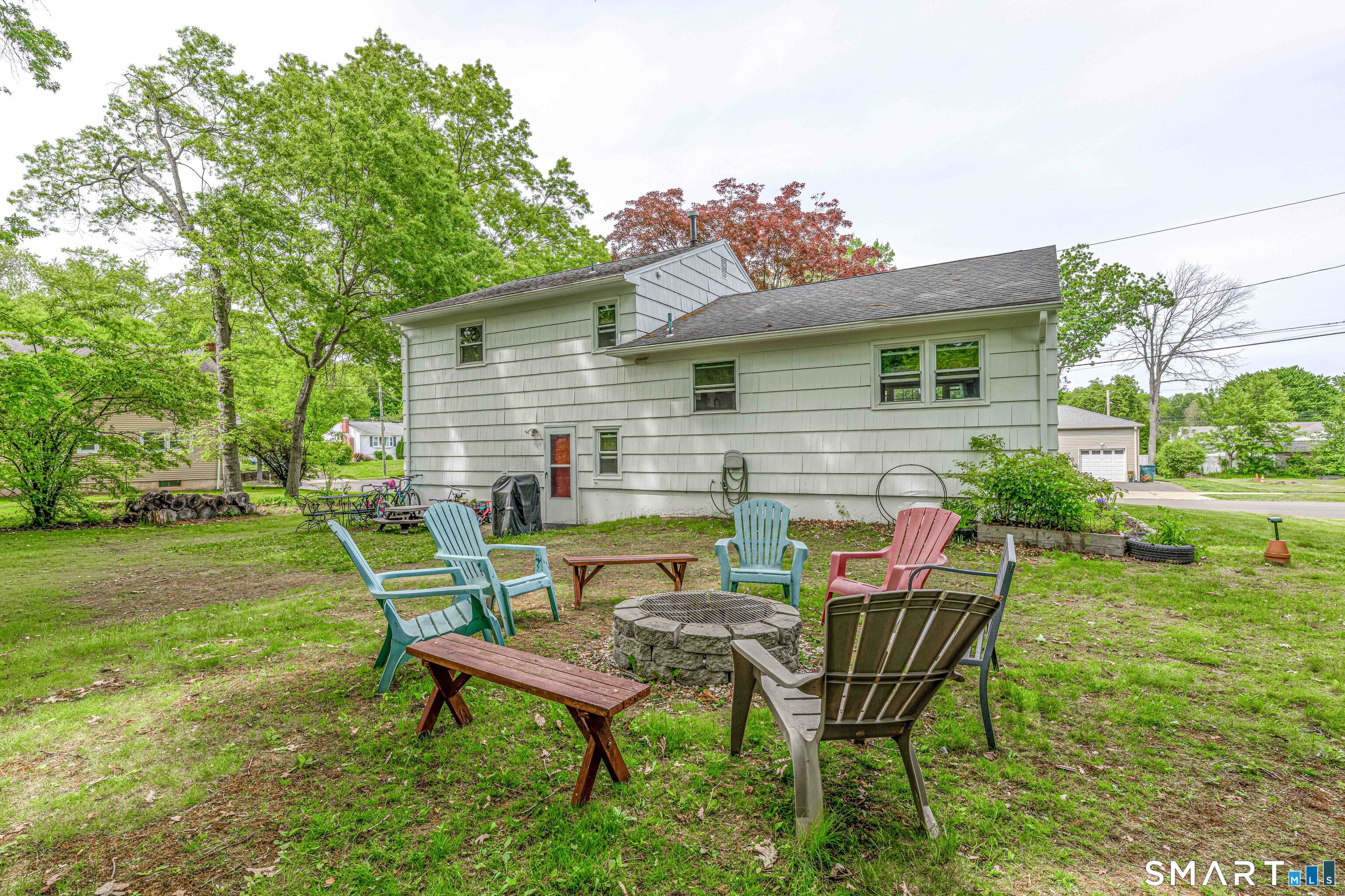 96 Lent Road Hamden, CT 06517 - Photo 4 of 23