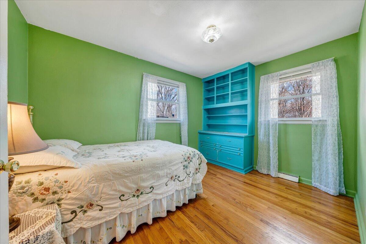 1707 Glendon Road Salem, VA 24153 - Photo 14 of 41 a bedroom with a bed and a window