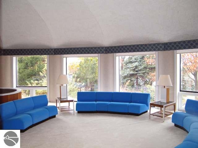 285 McKinley Road West Traverse City, MI 49686 - Photo 12 of 21 1730401-11.JPG