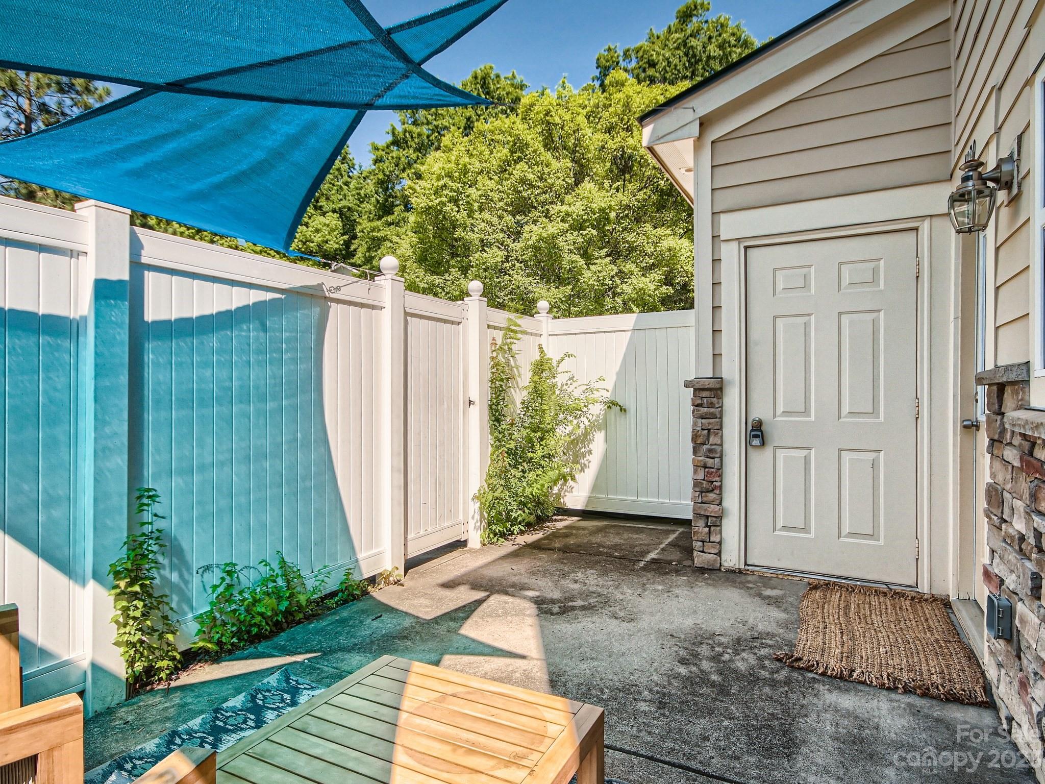4130 Walker Road Charlotte, NC 28211 - Photo 27 of 28 a backyard of a house