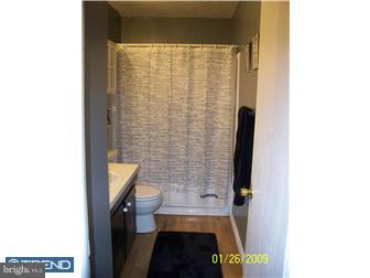 1 Kings Road Sicklerville, NJ 08081 - Photo 5 of 12 Bathroom
