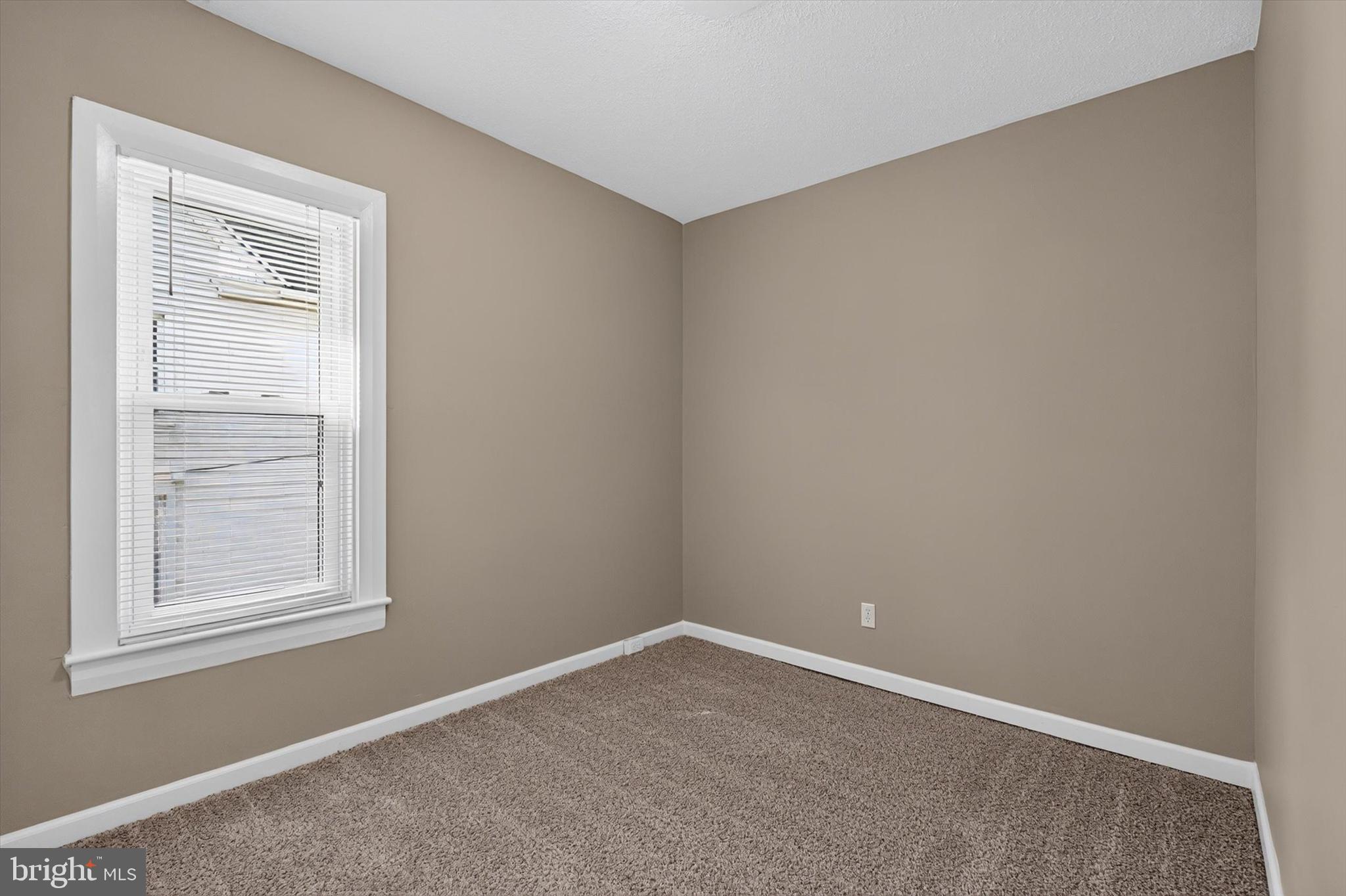 2463 South Queen Street York, PA 17402 - Photo 12 of 33