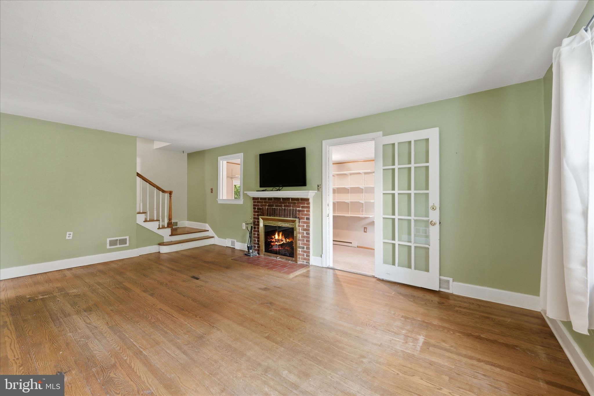 410 North Pleasant Valley Road Winchester, VA 22601 - Photo 15 of 53 Living Room