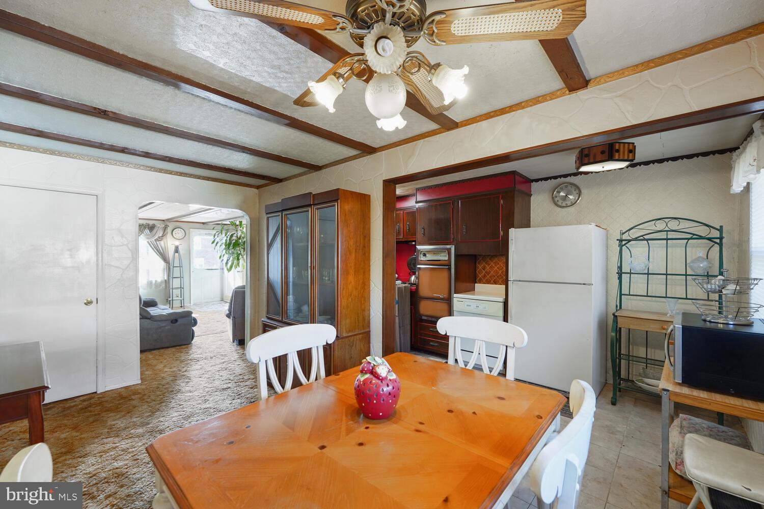 2024 Heather Road Folcroft, PA 19032 - Photo 6 of 21 Dining Area