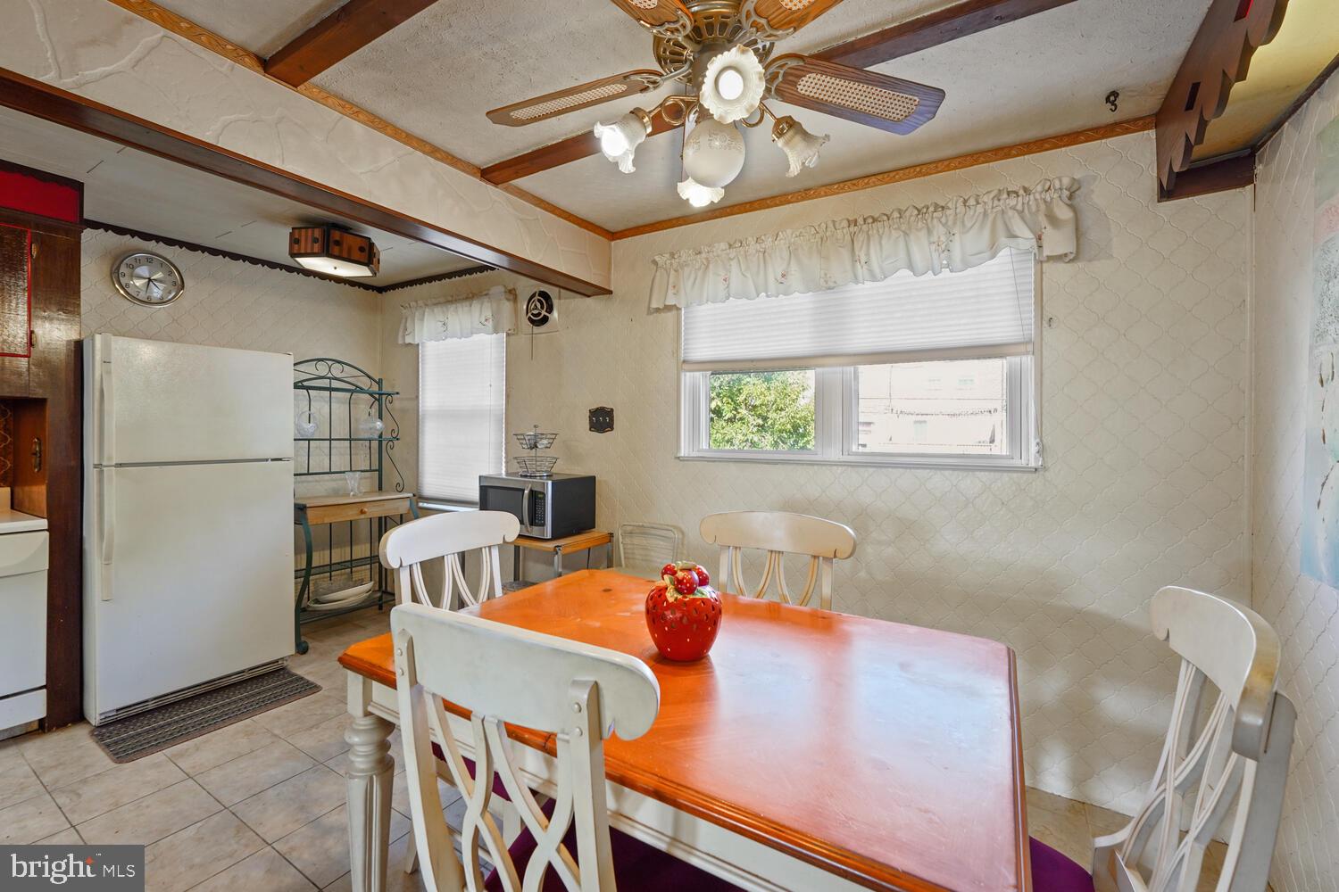 2024 Heather Road Folcroft, PA 19032 - Photo 7 of 21 Dining Area