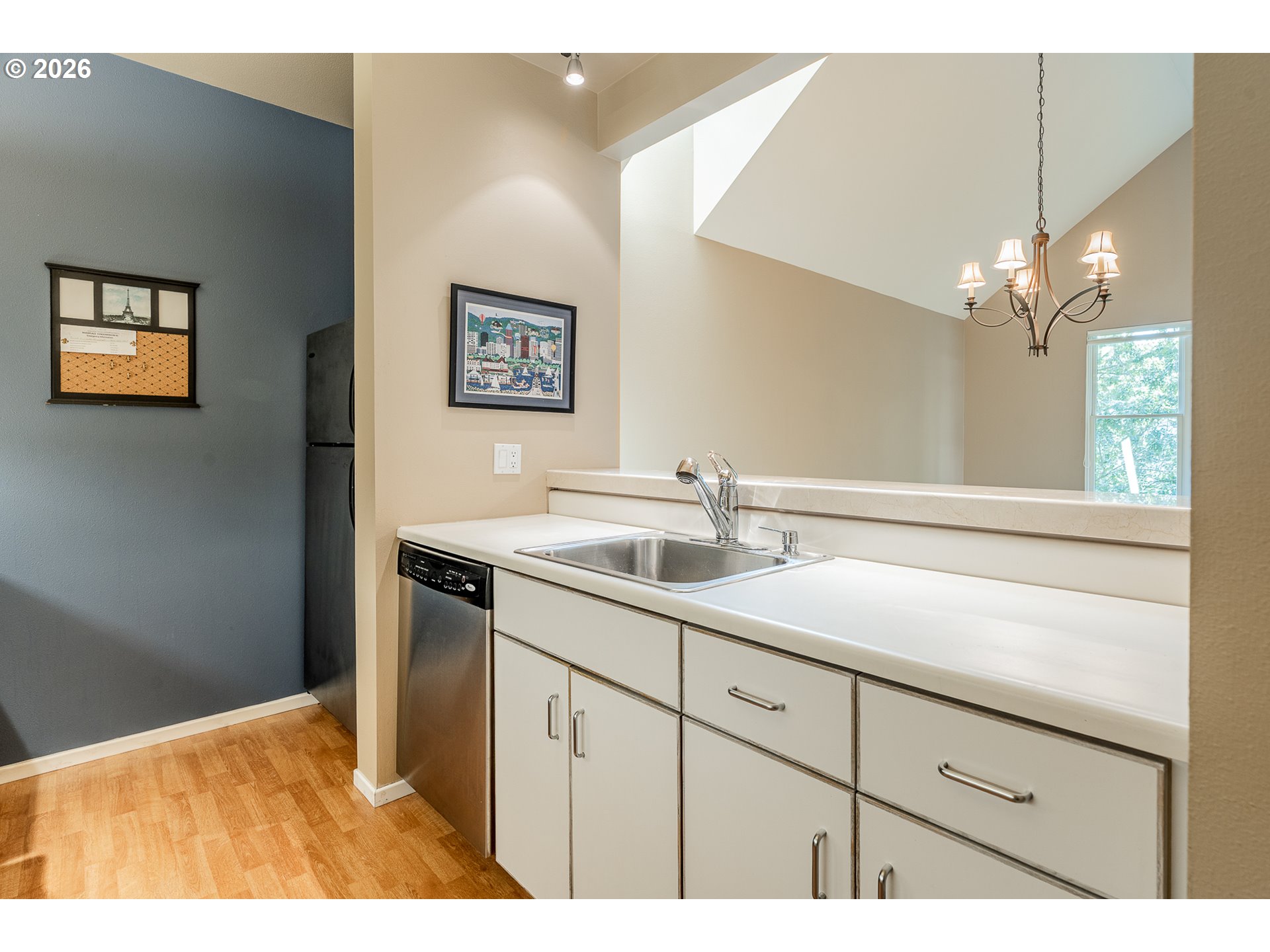 205 South Montgomery Street, Unit 401B Portland, OR 97201 - Photo 9 of 33 a bathroom with a sink and a mirror