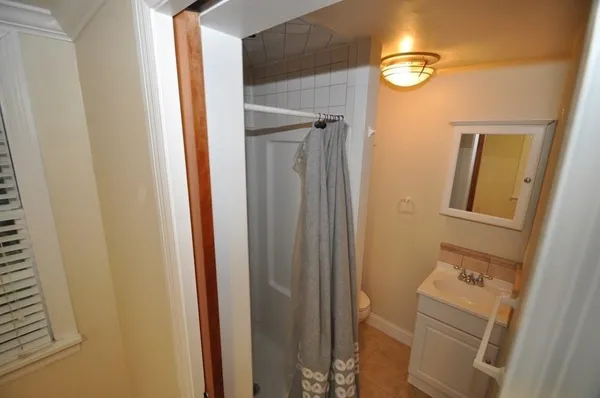 $1,350 | 37 Perrin Street, Unit 4, Perinton, NY 14450