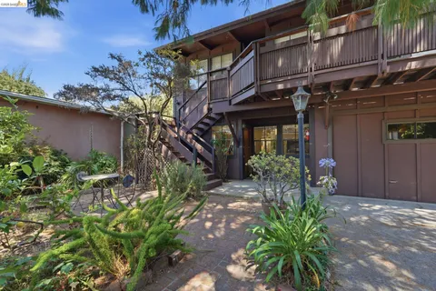 $999,000 | 2915 Benvenue Avenue, Unit C, Berkeley, CA 94705