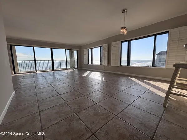 $3,200 | 155 A1A Jimmy Buffett Mem Highway, Unit 407, Satellite Beach, FL 32937