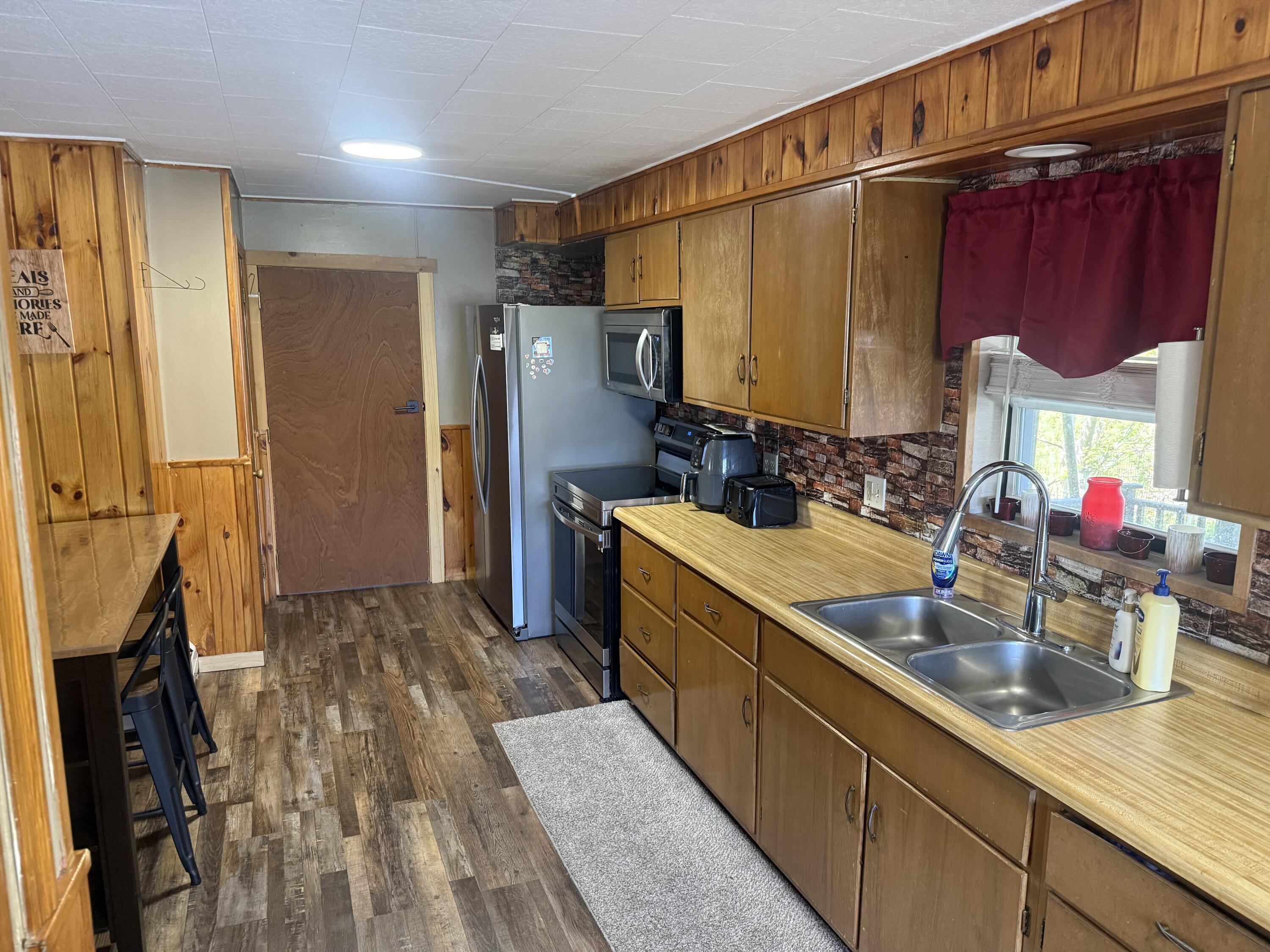 640 Main Street Van Buren, ME 04785 - Photo 11 of 25 IMG_6400
