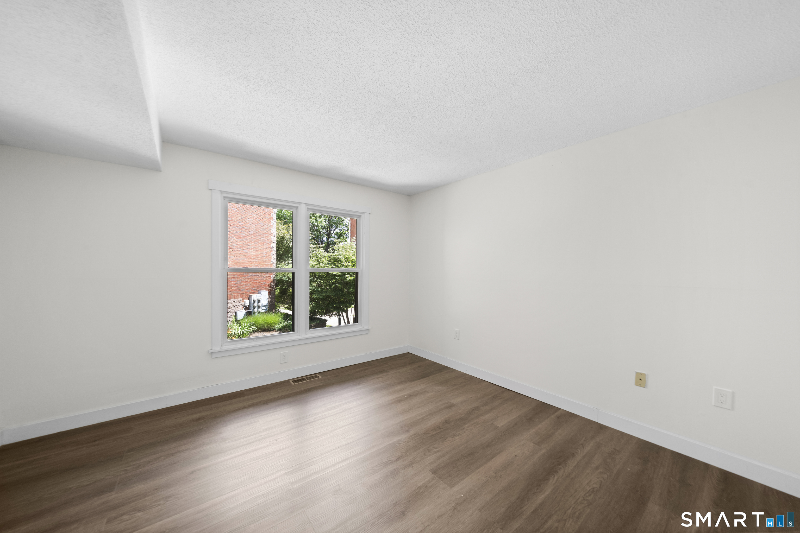 136 Maple Avenue, Unit B Hartford, CT 06114 - Photo 16 of 22 Second Bedroom