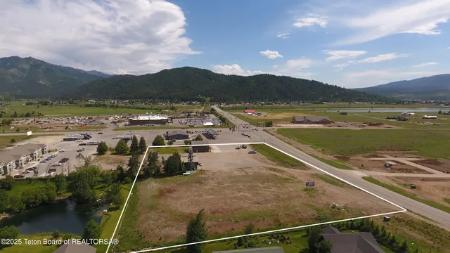 $4,200,000 | 50 Highway 26, Alpine, WY 83128