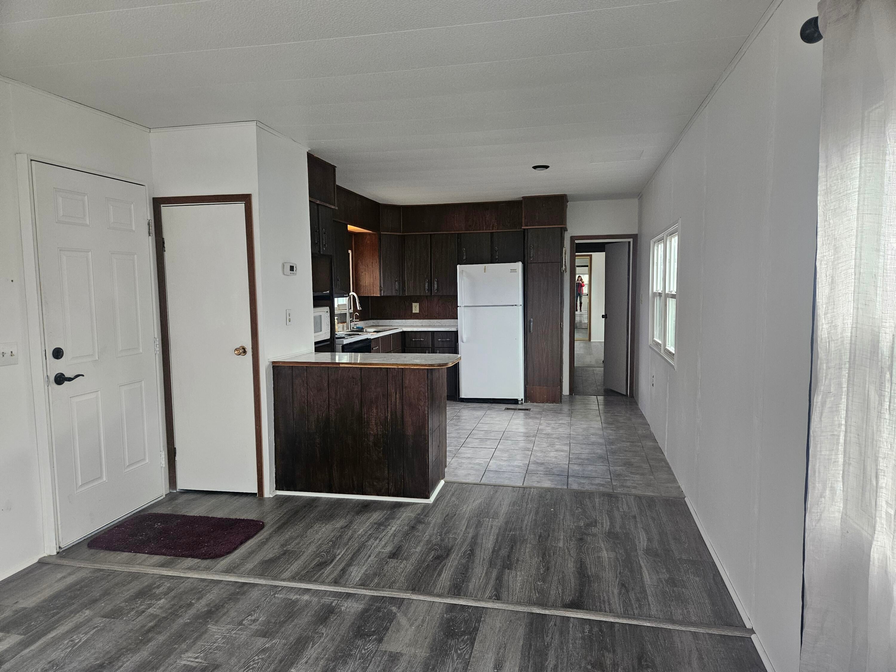 380 West Gregory Road, Unit 9 Central Point, OR 97502 - Photo 4 of 22 20250214_155749 - Copy