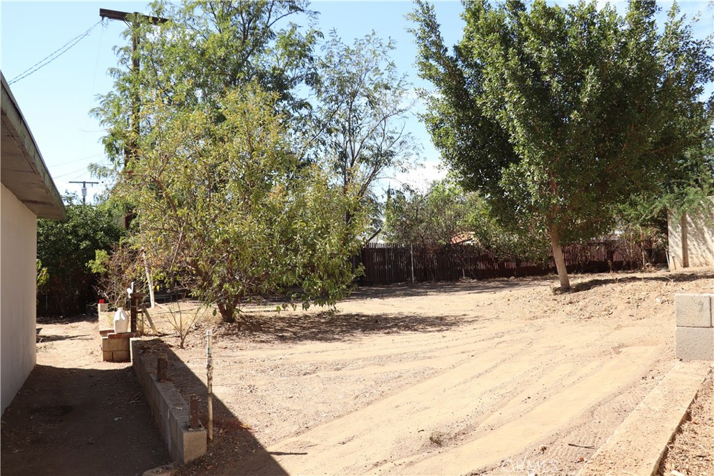 3323 Riverview Drive Jurupa Valley, CA 92509 - Photo 25 of 26 a view of road and yard
