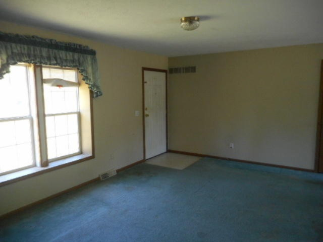 8300 Dietz Road Belding, MI 48809 - Photo 8 of 10 010