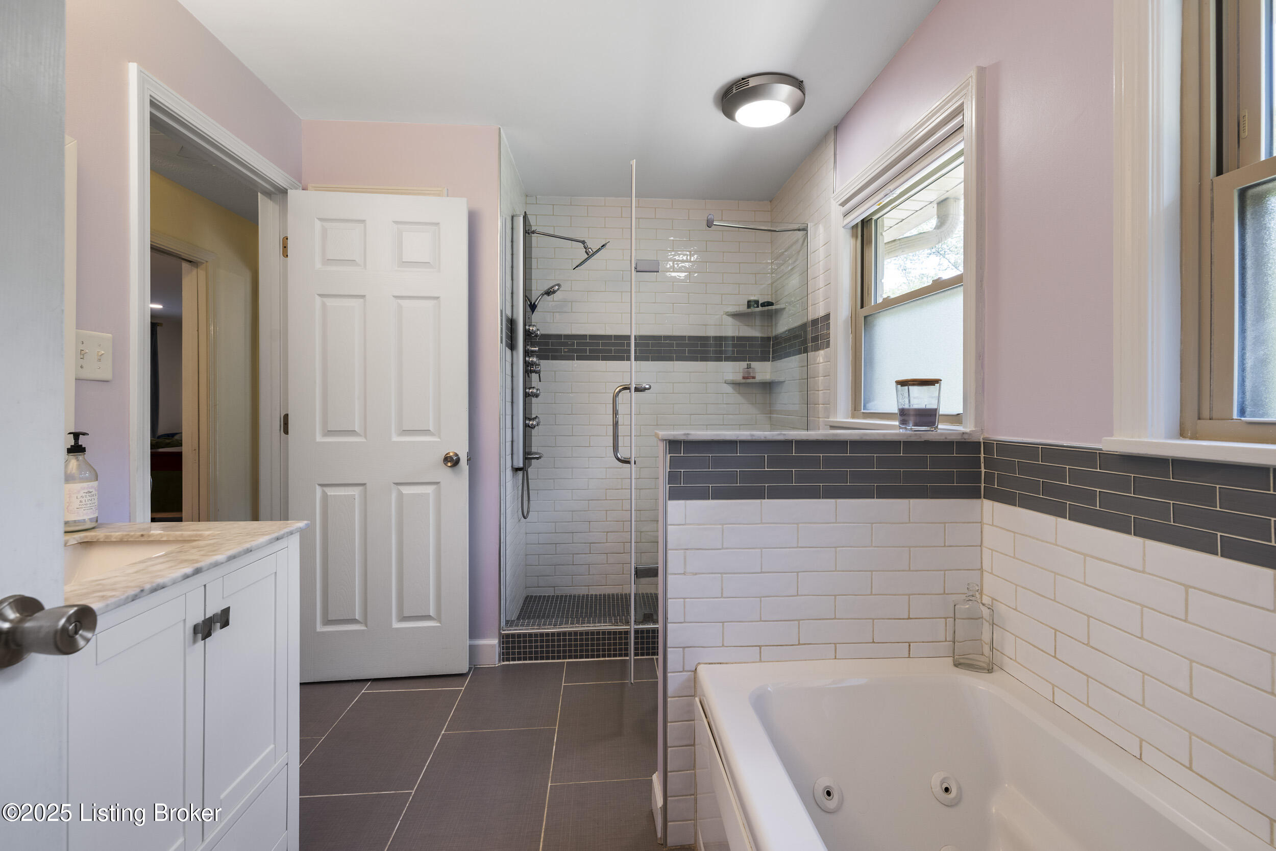4221 Dolphin Road Louisville, KY 40220 - Photo 19 of 56 Dual access from Primary Bedroom and from hallway