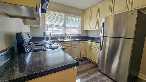 $1,650 | 4059 Village Place, Winston-Salem, NC 27127